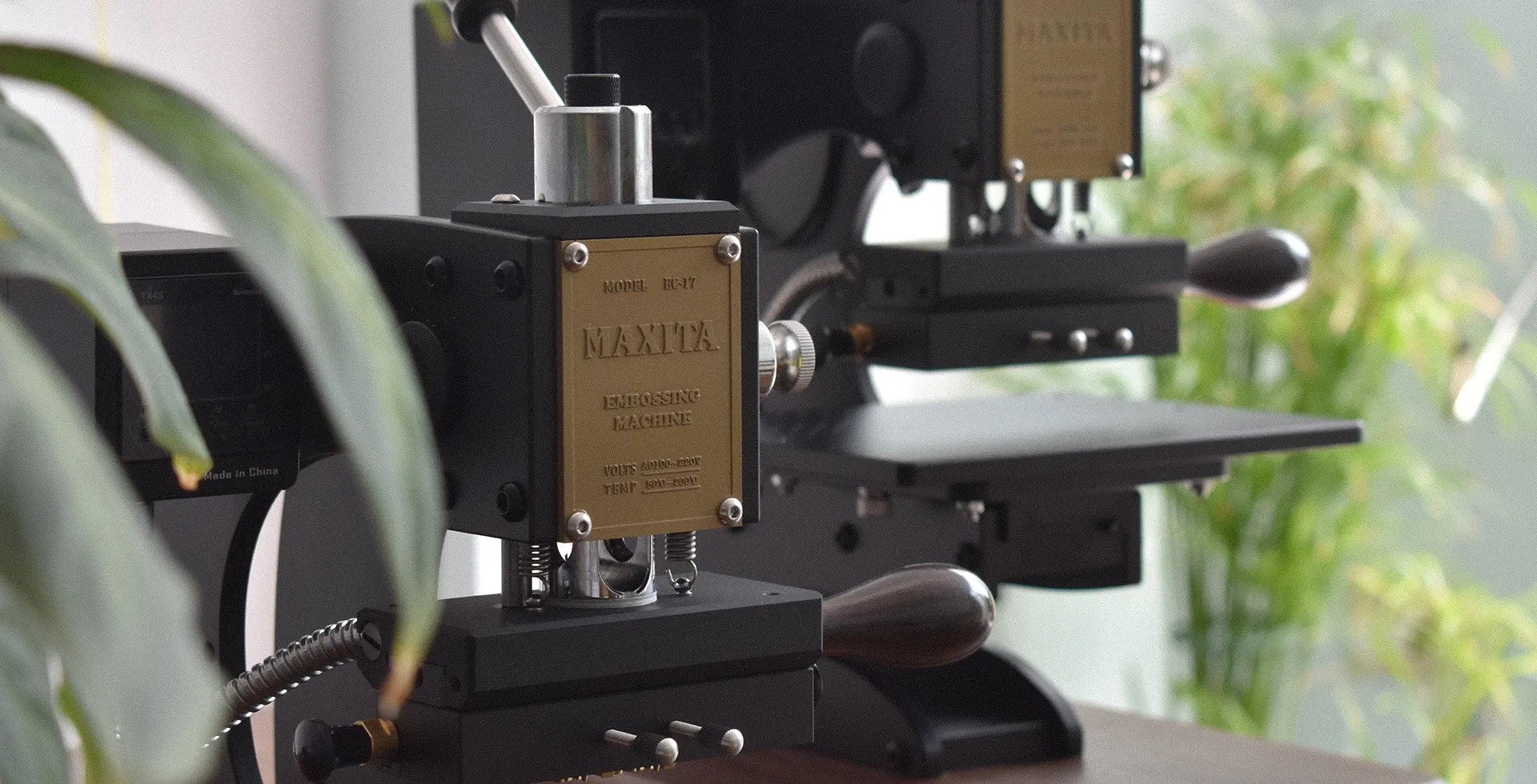 Jinglin Maxita leather stamping machine for hot foil stamping, leather embossing and custom leathercraft branding